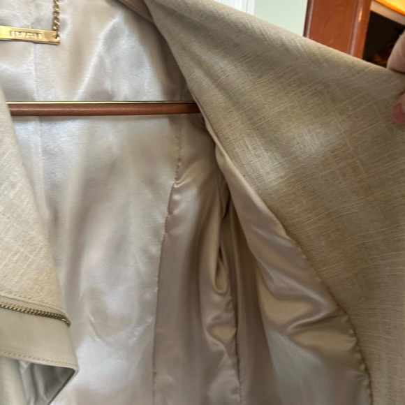 Women's IMAN, size medium, beige, stylish jacket. Pre-owned & in good condition. - Picture 6 of 8